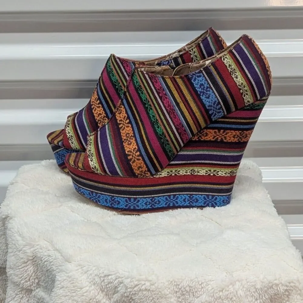 Steve Madden‎ Size 7.5 Fiesta Stripe Embroidered Peep Toe Platform Wedge